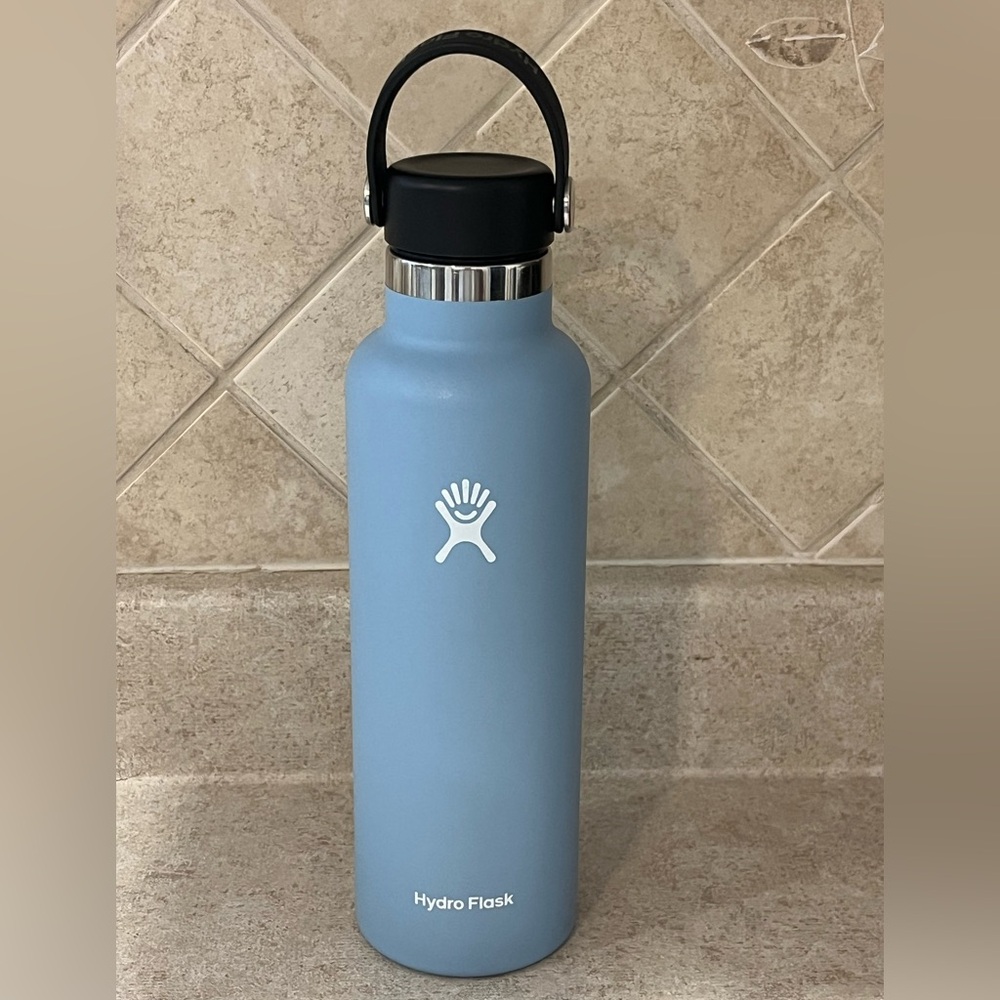 Hydro Flask 21 oz Standard Mouth w Flex Cap Stainless Steel Water Bottle Unisex